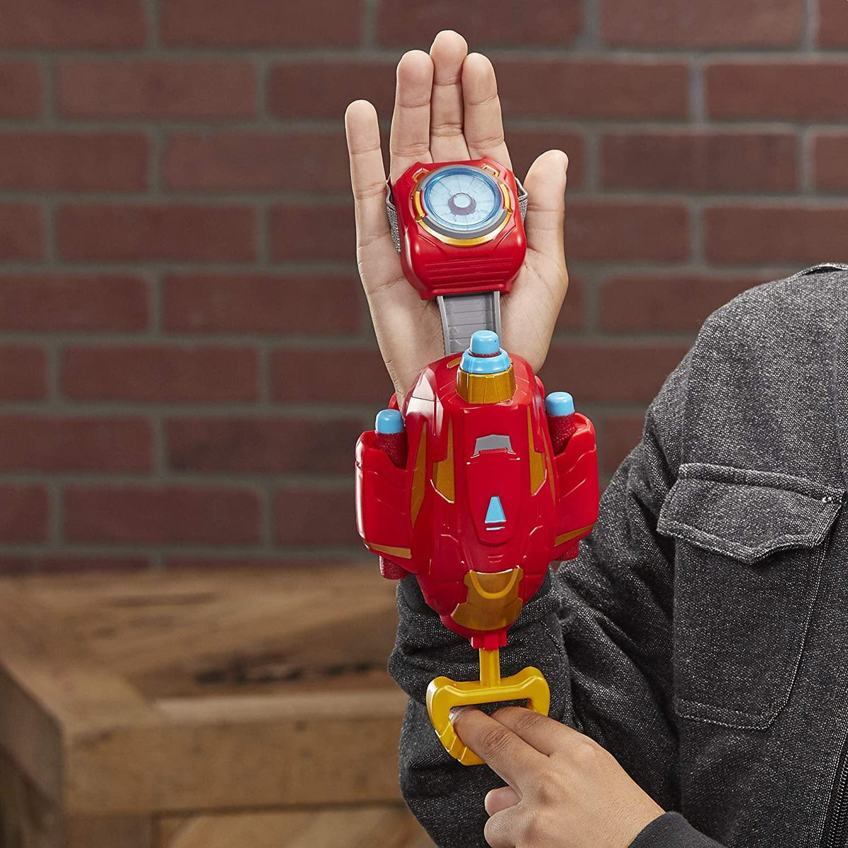 Avengers POWER MOVES ROLE PLAY IRON MAN